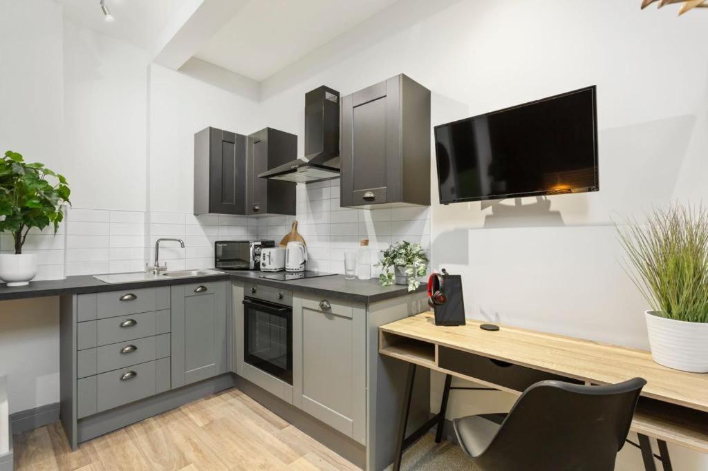 ✰Onpoint -Modern & Fresh Studio Apt Close To Centre - Convenient!✰ Διαμέρισμα Beeston  Εξωτερικό φωτογραφία