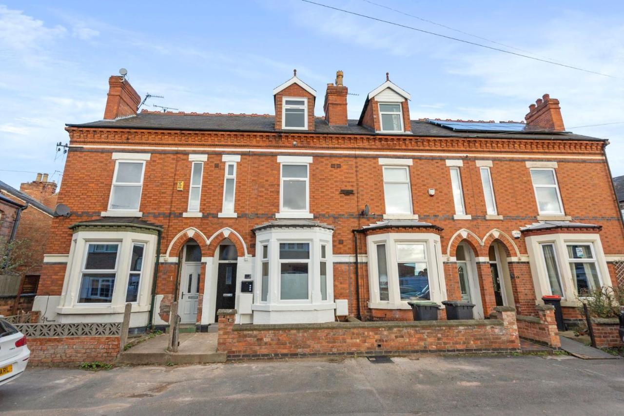 ✰Onpoint -Modern & Fresh Studio Apt Close To Centre - Convenient!✰ Διαμέρισμα Beeston  Εξωτερικό φωτογραφία