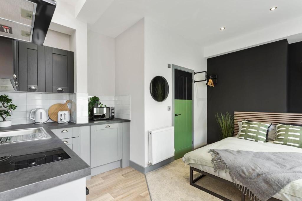 ✰Onpoint -Modern & Fresh Studio Apt Close To Centre - Convenient!✰ Διαμέρισμα Beeston  Εξωτερικό φωτογραφία